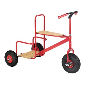 Stor cykel med breda däck