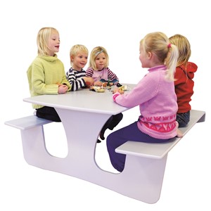 Benkbord vegghengt 140 cm, h.51 cm